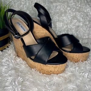 Steve Maddens Women’s Mel Leather Platform Sandal